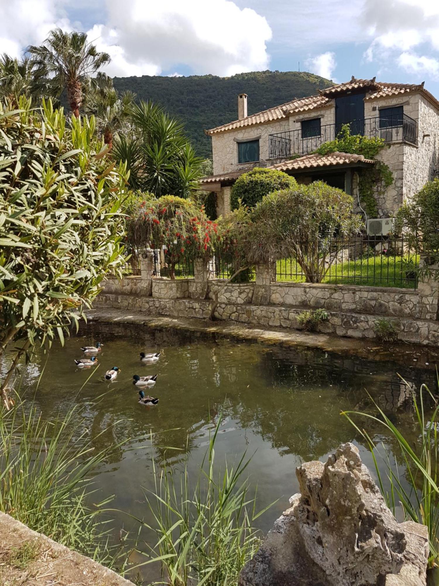 Castello Bellos Villas & Apartments Keri Exterior photo