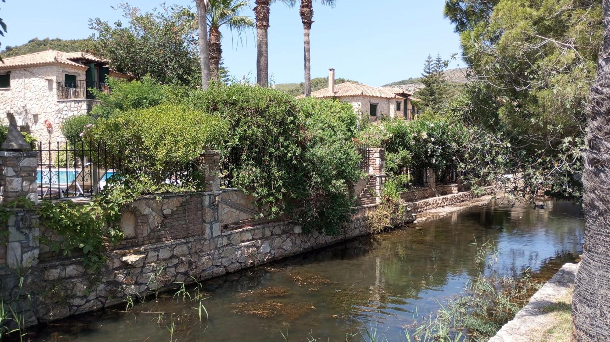Castello Bellos Villas & Apartments Keri Exterior photo