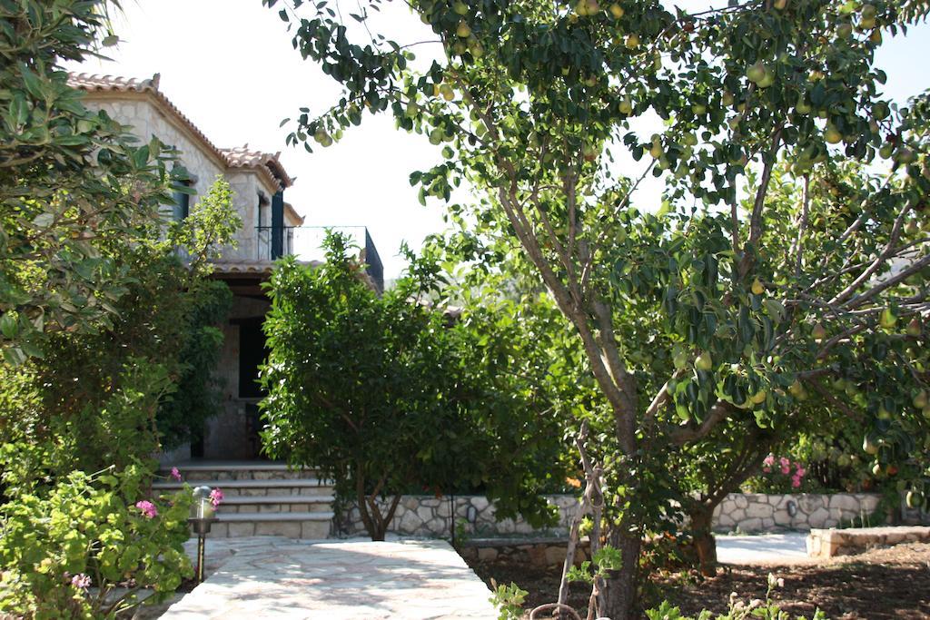 Castello Bellos Villas & Apartments Keri Exterior photo