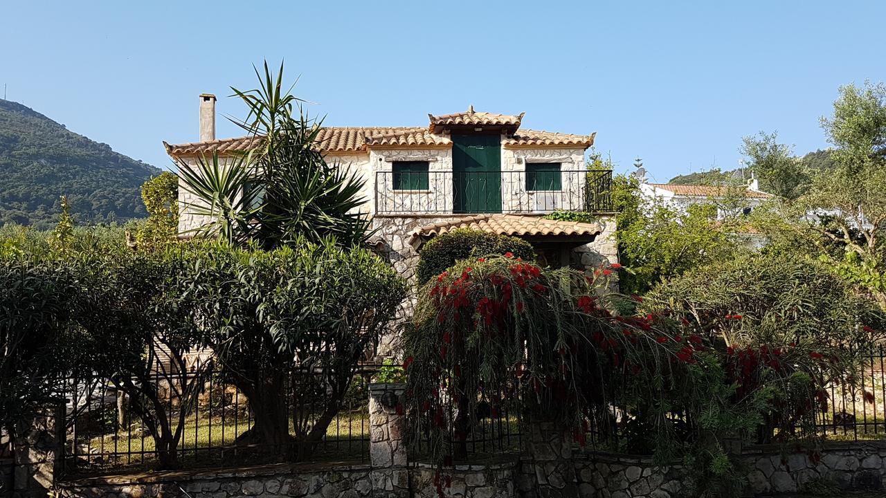 Castello Bellos Villas & Apartments Keri Exterior photo